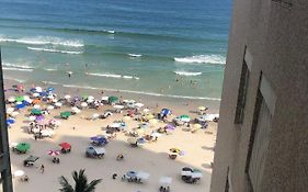 Guarujá Pitangueiras - frente ao mar - Recém reformado